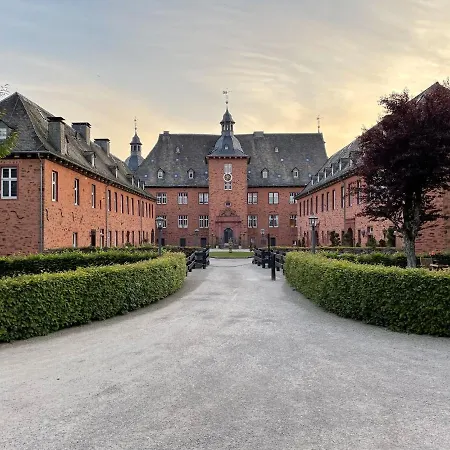 Schloss Adolphsburg Im Sauerland بيت للعطل