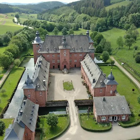 Schloss Adolphsburg Im Sauerland Casa de Férias Oberhundem