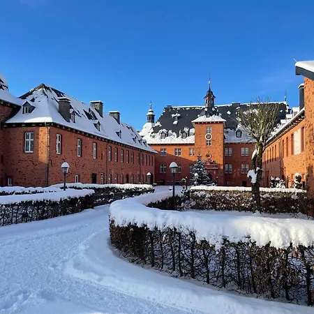 Schloss Adolphsburg Im Sauerland Casa de Férias