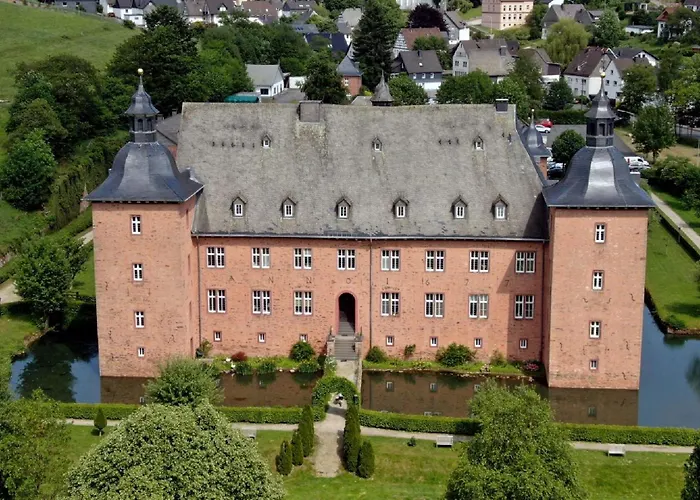 Schloss Adolphsburg Im Sauerland *