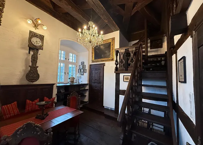 Schloss Adolphsburg Im Sauerland Oberhundem